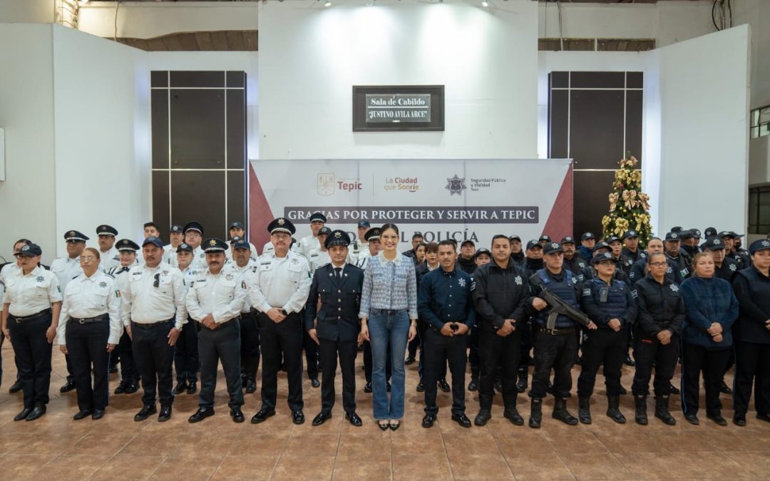 Gobierno de Geraldine sigue demostrando fortaleza económica con aumento salarial a policías
