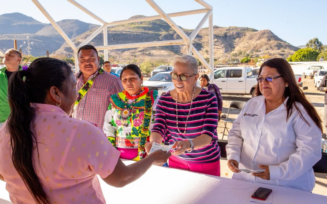 Con apoyos que mejoran su calidad de vida, el Sistema DIF Nayarit beneficia a familias Del Nayar