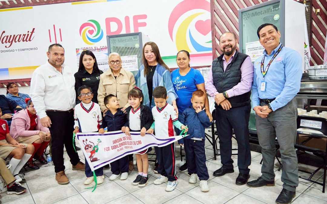 Equipa DIF Nayarit desayunadores de 40 instituciones educativas