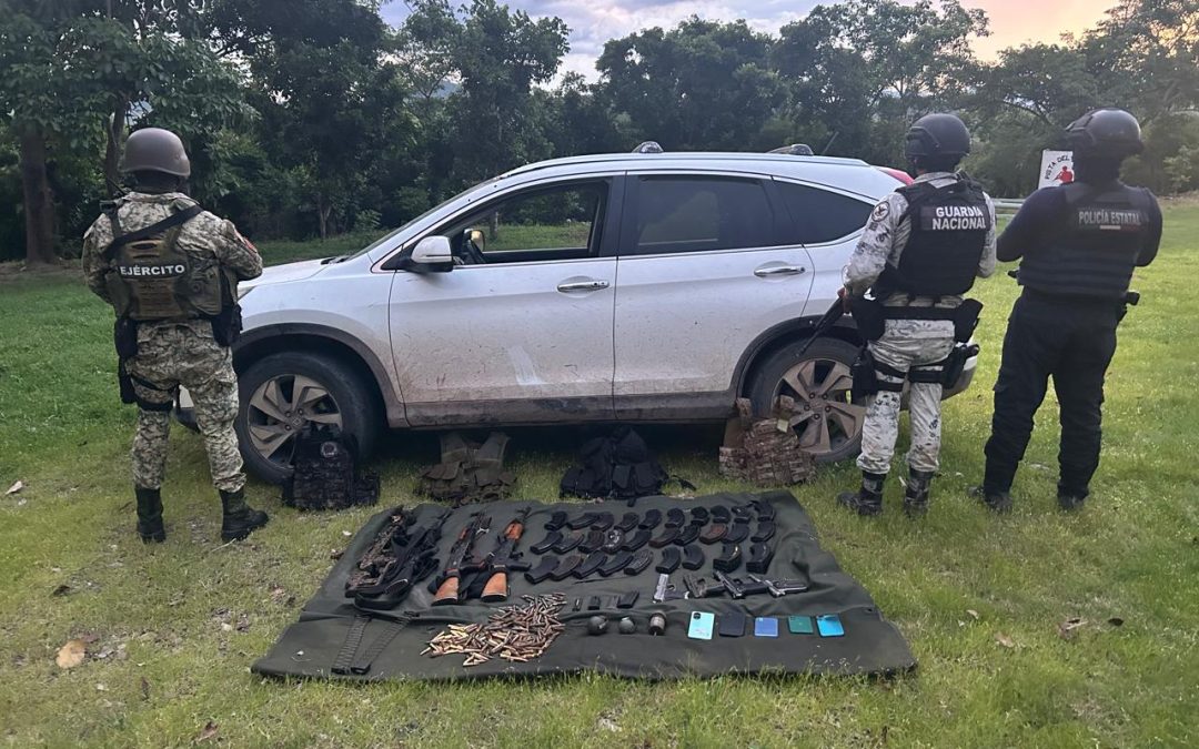 EJERCITO MEXICANO REALIZA DECOMISO Y DETENCIONES EN HUAJICORI.