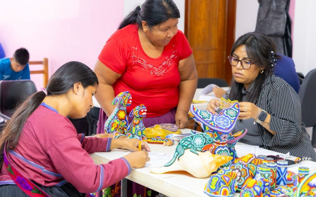 Respalda Beatriz Estrada el trabajo artesanal de los grupos originarios