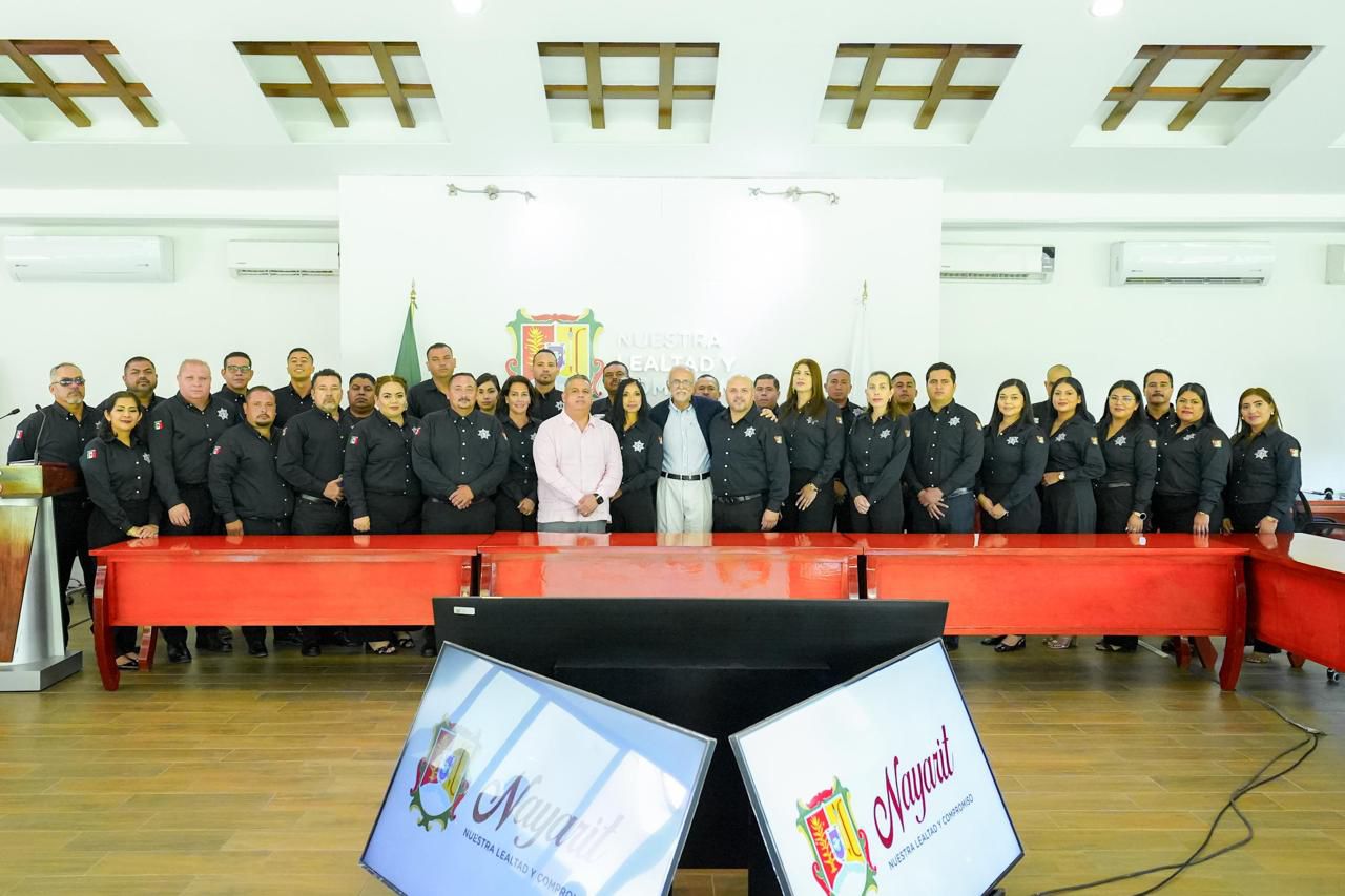 Navarro Quintero entrega reconocimientos a personal penitenciario y reafirma compromiso con la seguridad