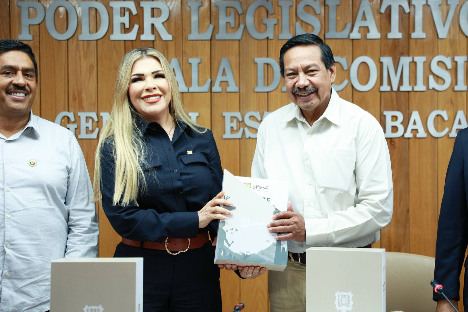 Recibe el Poder Legislativo el Paquete Económico para el 2026