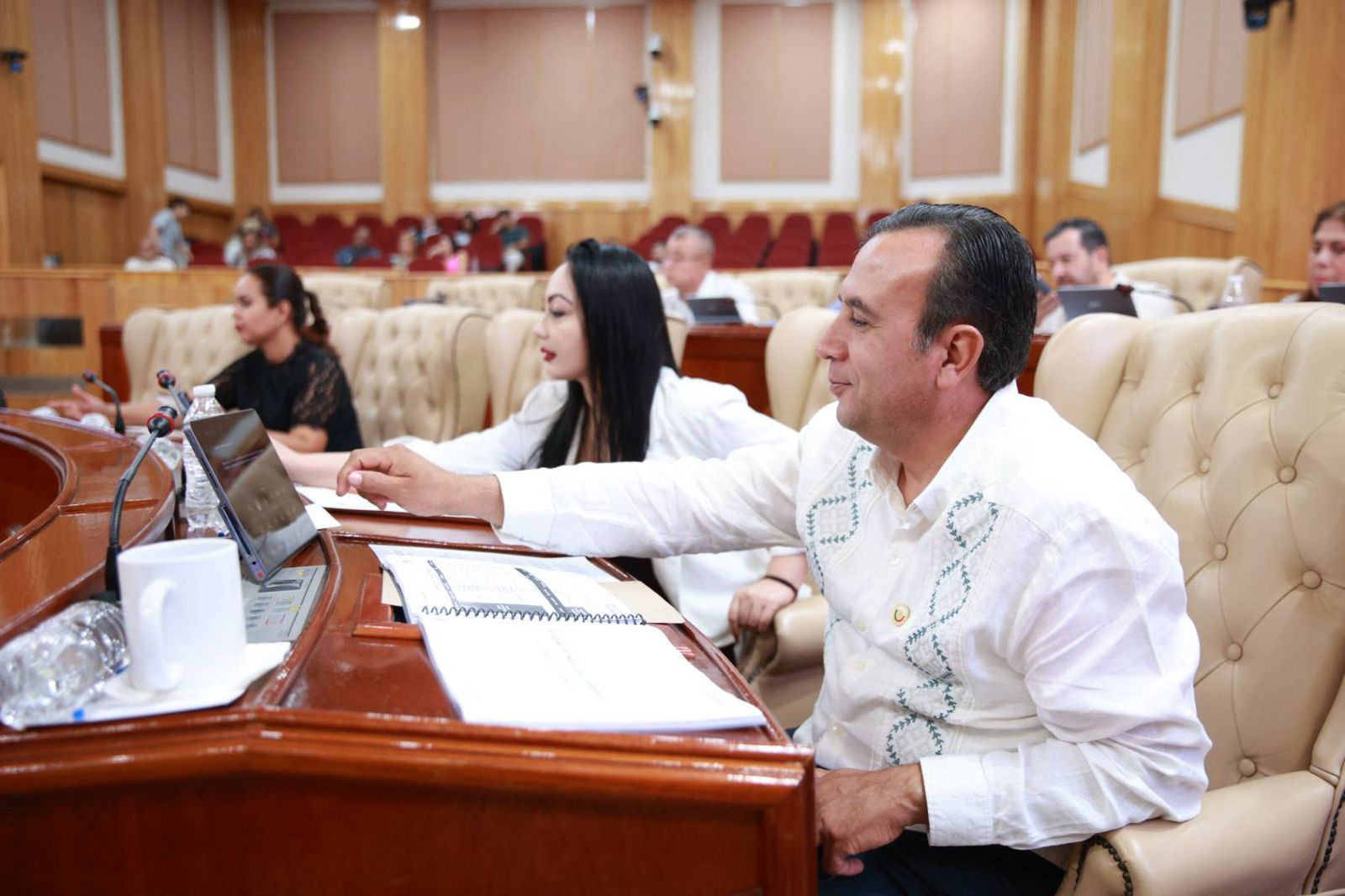 Impulsa Congreso paternidad responsable y acceso de perros guía